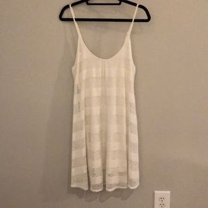 RVCA WHITE DRESS SIZE LARGE